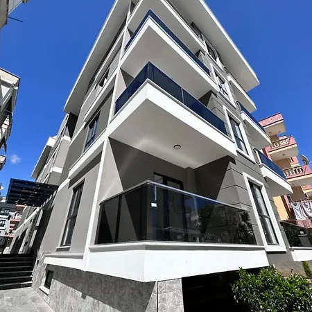 Stylish 100 Meters From The * ألانيا