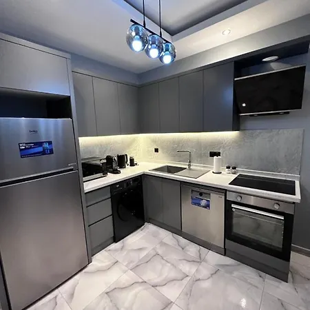 Stylish 100 Meters From The شقة ألانيا